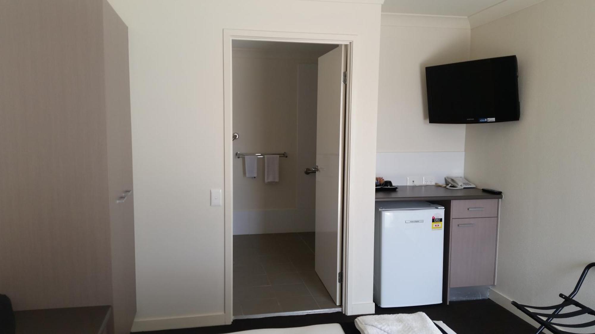 Dooleys Tavern And Motel Capella Buitenkant foto